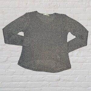 RD Style (Anthropologie) Grey Long Sleeve Hi Low Knit Sweater in Women’s Medium